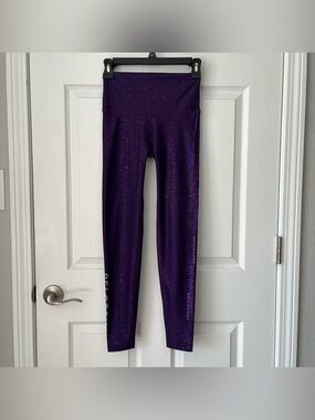 EUC Women's Peloton WITH High Waisted Leggings Sundays With Love size Small
